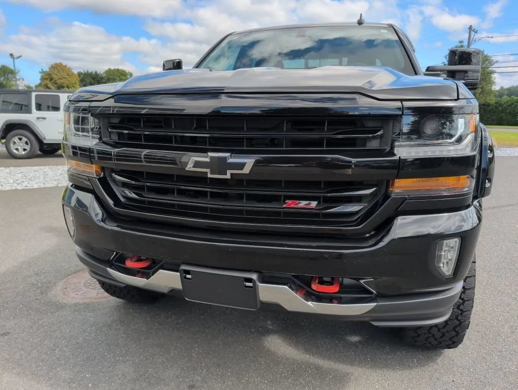Used 2018 Chevrolet Silverado 1500 LT w/ All Star Edition AWD/4WD image 10