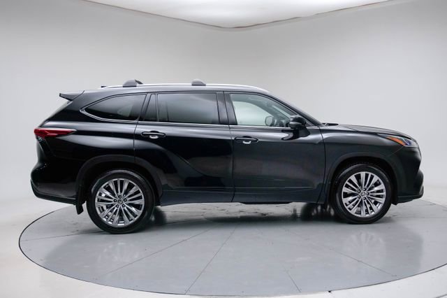 Used 2023 Toyota Highlander Platinum AWD/4WD image 9