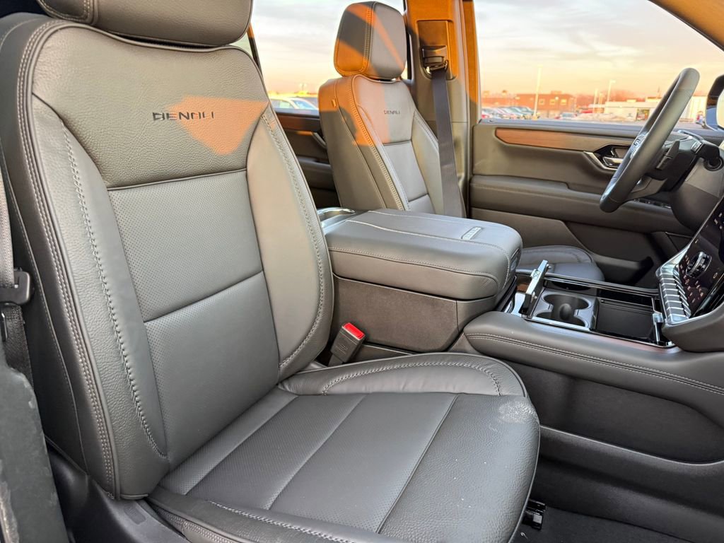 New 2026 GMC Yukon XL Denali w/ Sun & Power Step Package image 42
