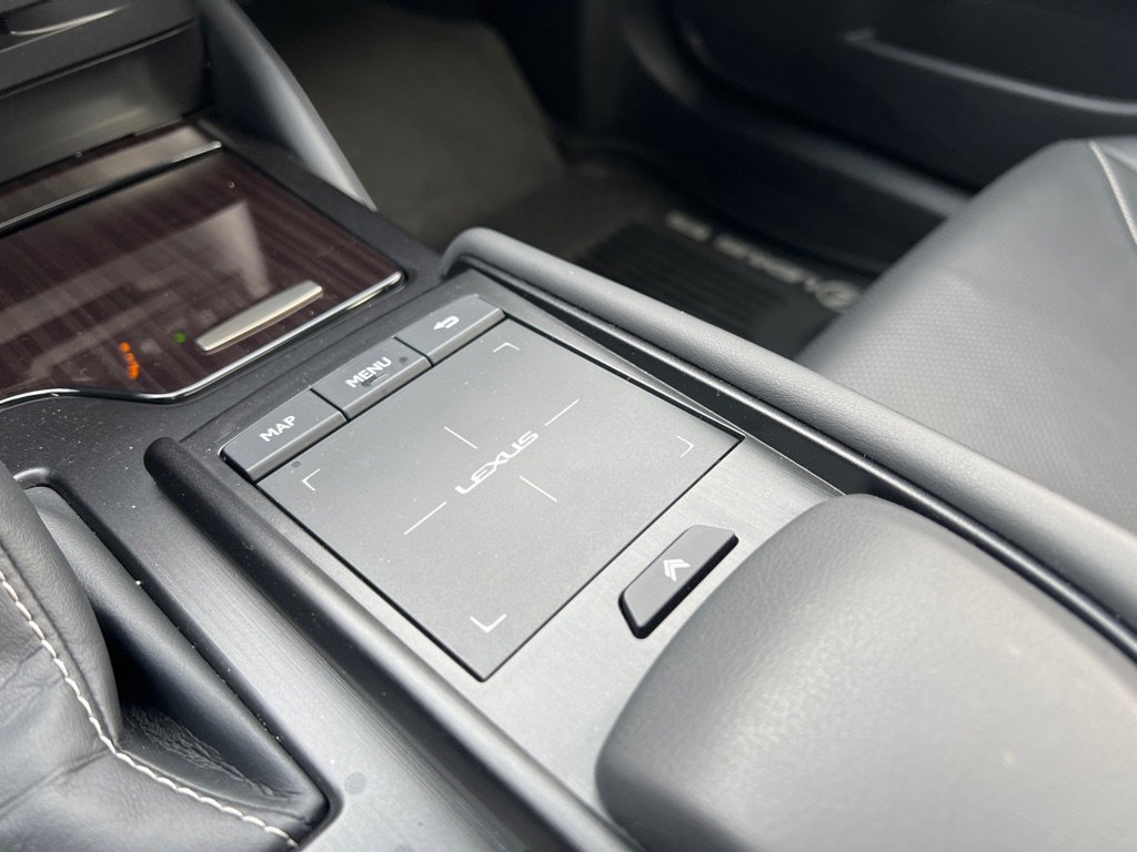 Used 2019 Lexus ES 300h image 29