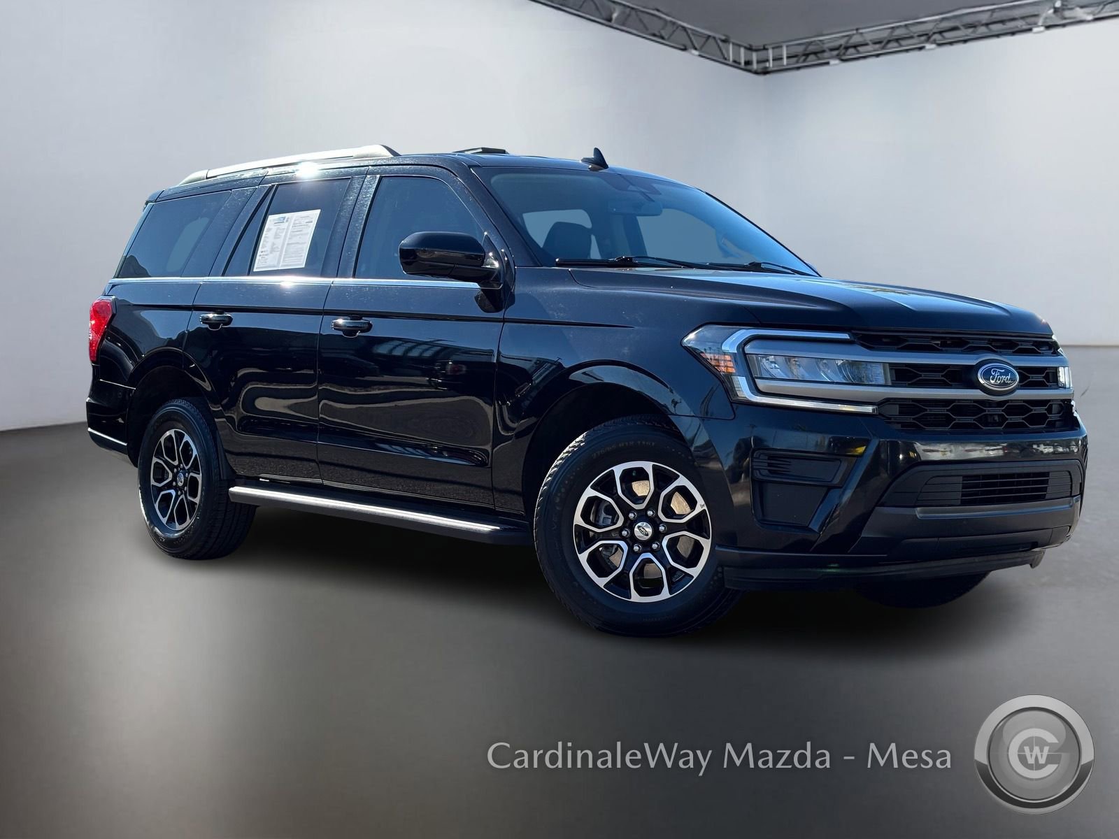 Used 2024 Ford Expedition XLT image 2