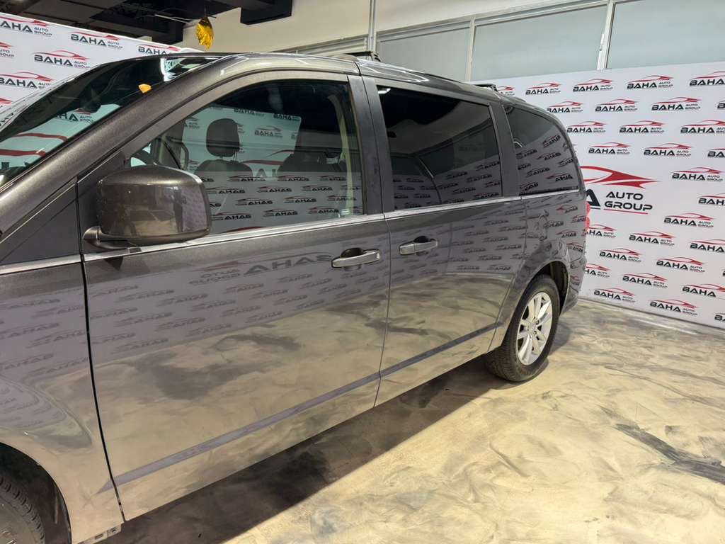 Used 2019 Dodge Grand Caravan SXT FWD image 6