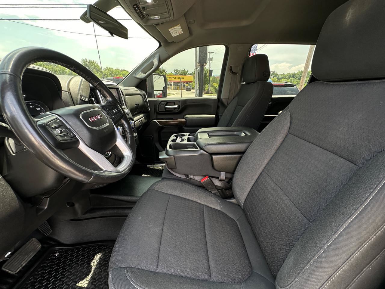 Used 2022 GMC Sierra 3500 SLE w/ SLE Value Package AWD/4WD image 11