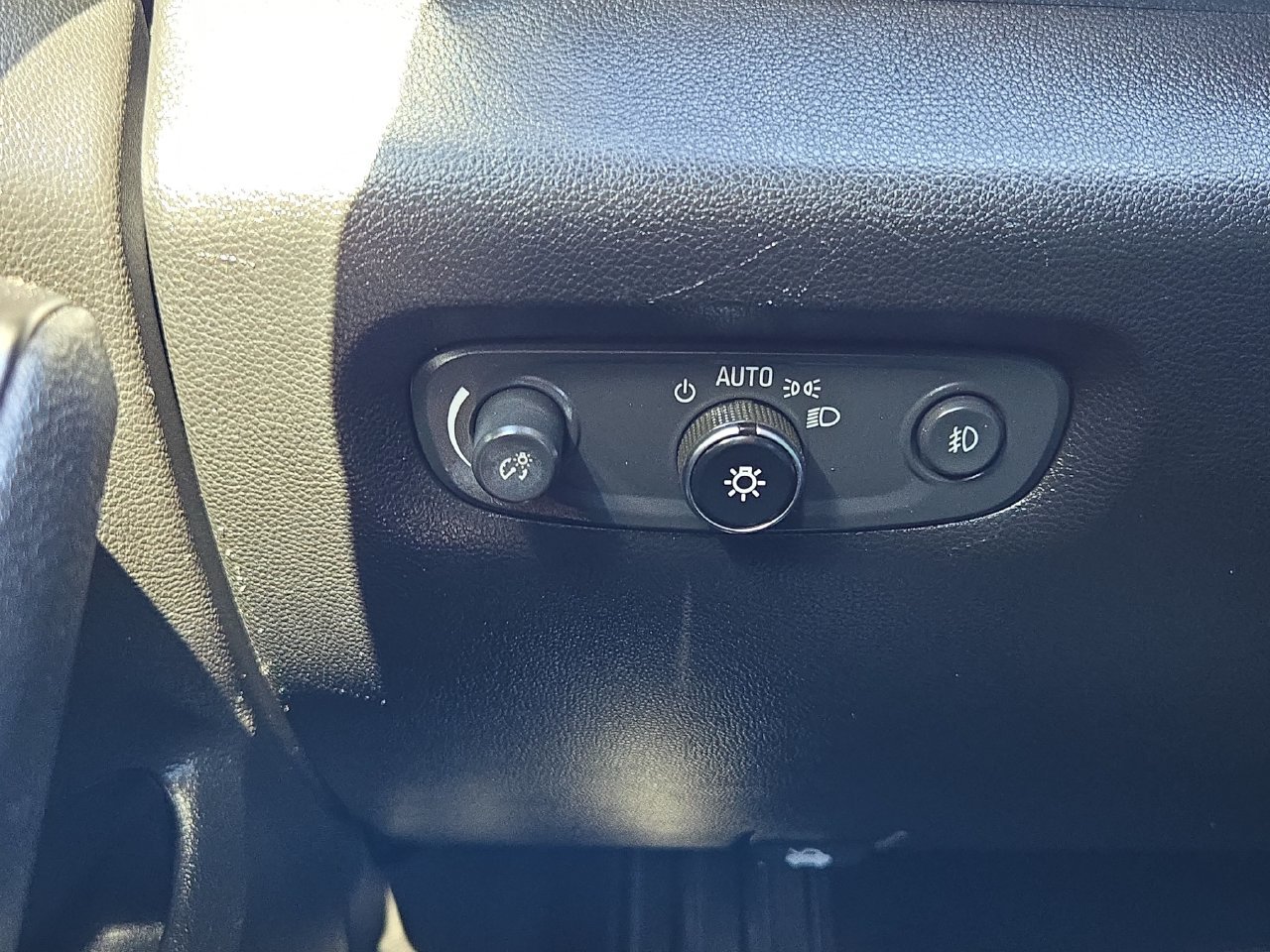 Used 2019 Chevrolet Traverse LT FWD image 26