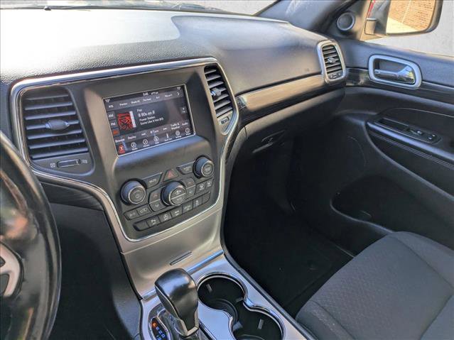 Used 2021 Jeep Grand Cherokee Laredo image 12