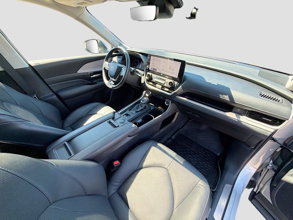 Used 2024 Toyota Grand Highlander AWD Hybrid image 34