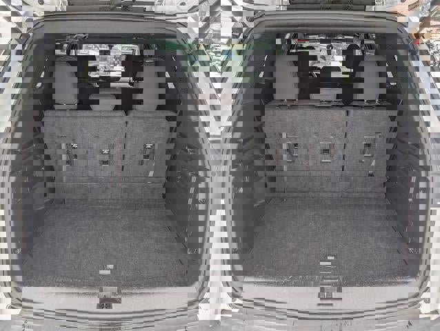 Used 2025 GMC Acadia Elevation image 11