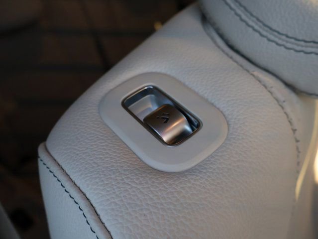 Used 2022 Mercedes-Benz GLS 450 4MATIC image 15