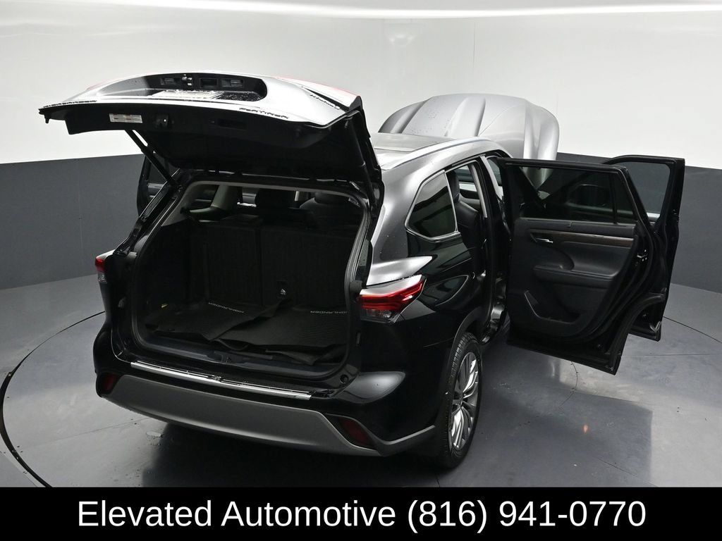 Used 2021 Toyota Highlander Platinum AWD/4WD image 30
