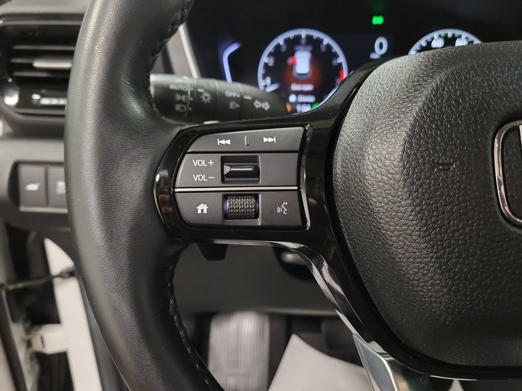 Used 2025 Honda Pilot Touring image 27