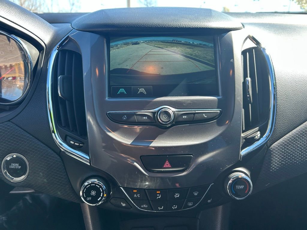 Used 2018 Chevrolet Cruze LT w/ Convenience Package image 22