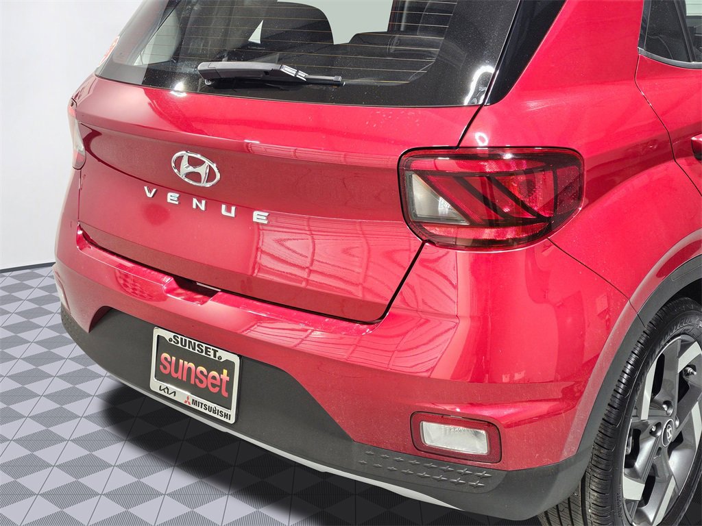 Used 2022 Hyundai Venue SEL image 15