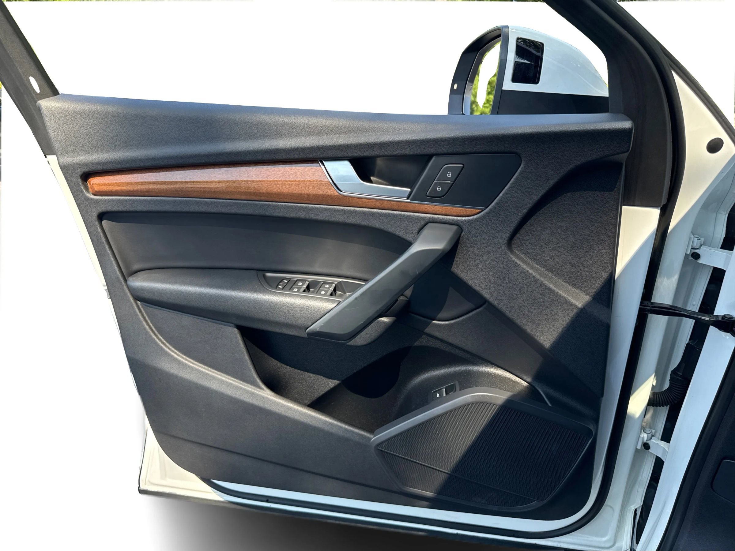 Used 2021 Audi Q5 2.0T Premium AWD/4WD image 24