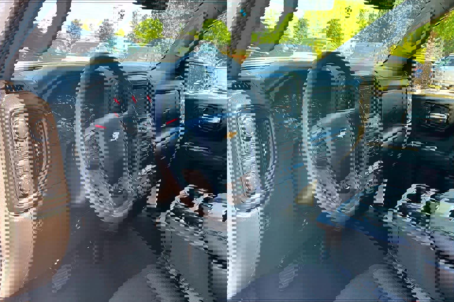 Used 2025 Chevrolet Silverado 1500 Custom image 17