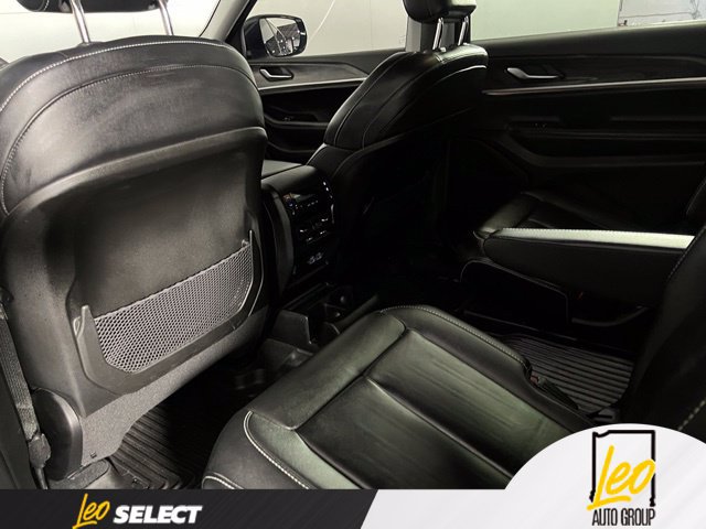 Used 2023 Jeep Grand Cherokee L Limited AWD/4WD image 26