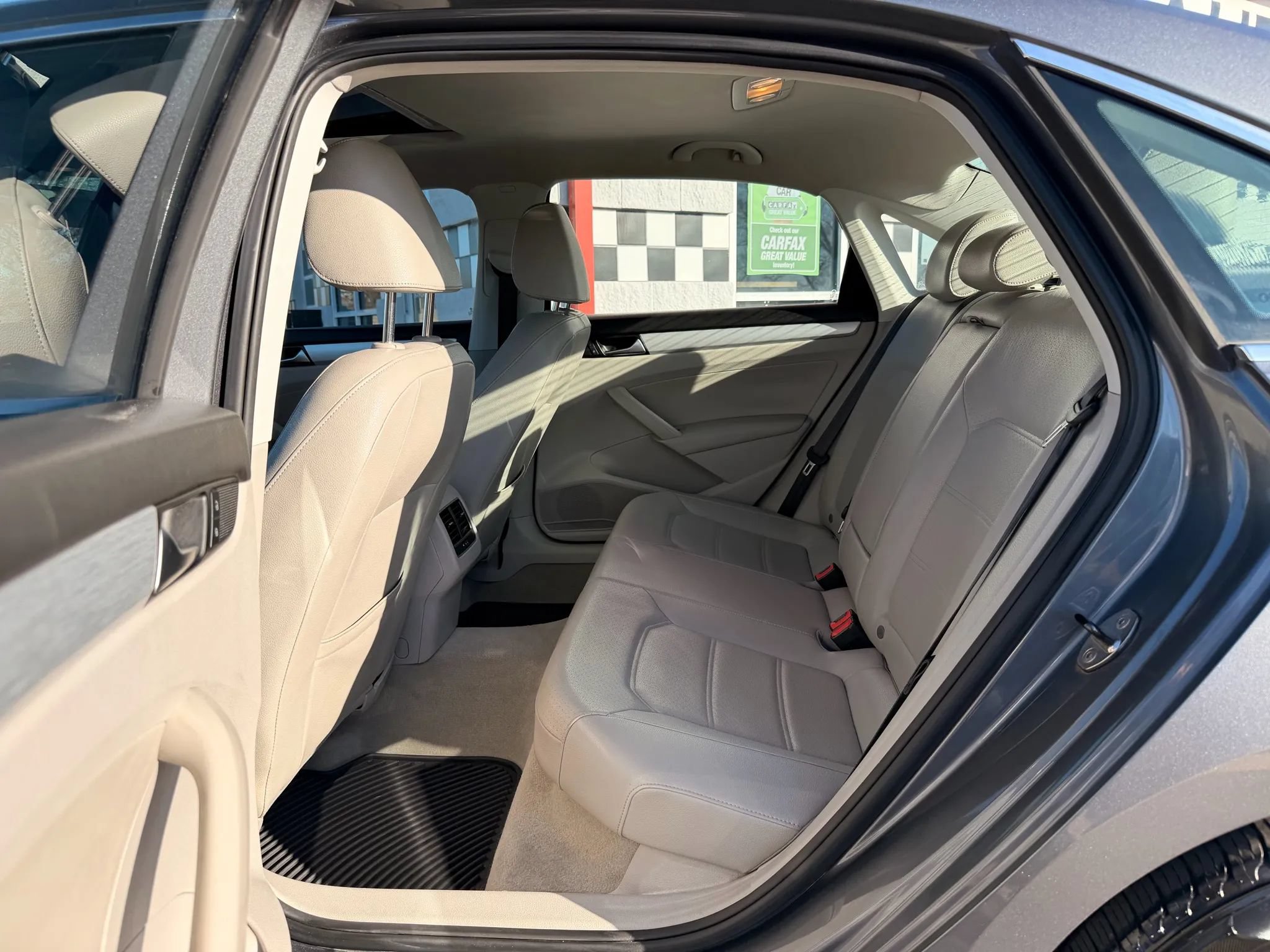 Used 2013 Volkswagen Passat TDI SE FWD image 22
