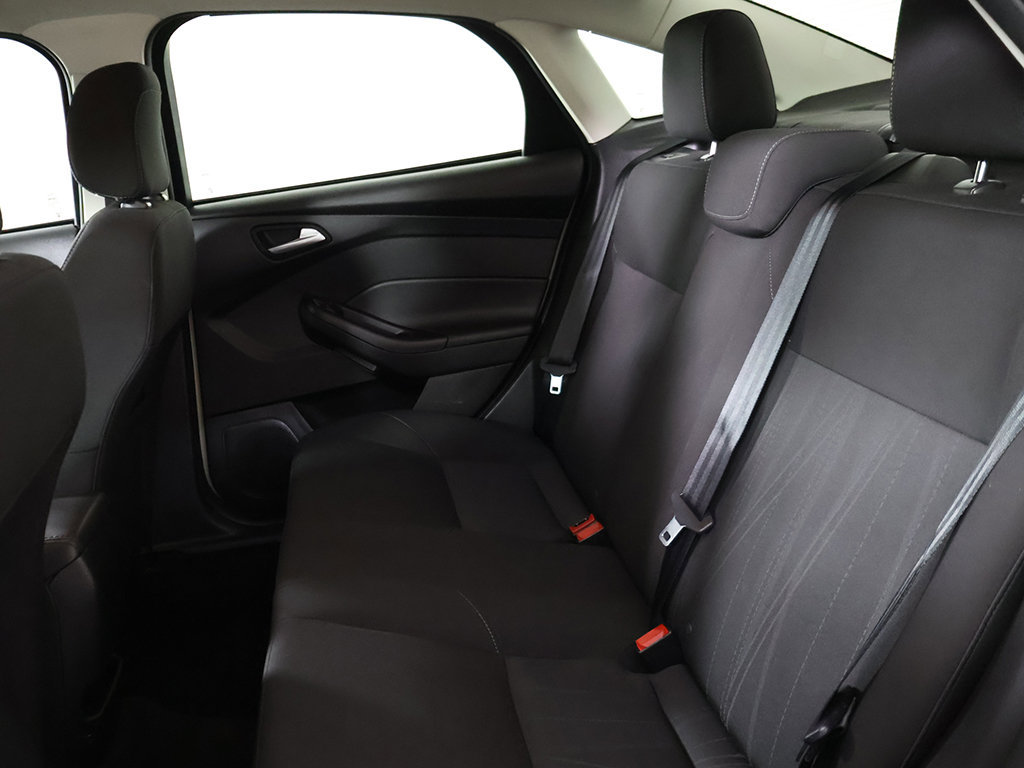 Used 2018 Ford Focus SE w/ Cold Weather Package FWD image 30