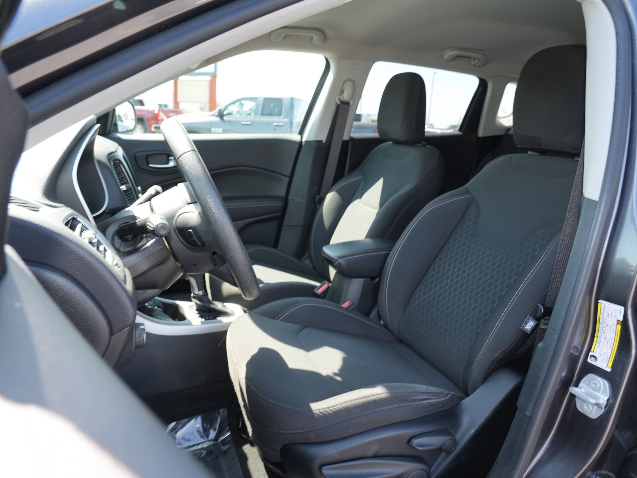 Used 2018 Jeep Compass Sport AWD/4WD image 13