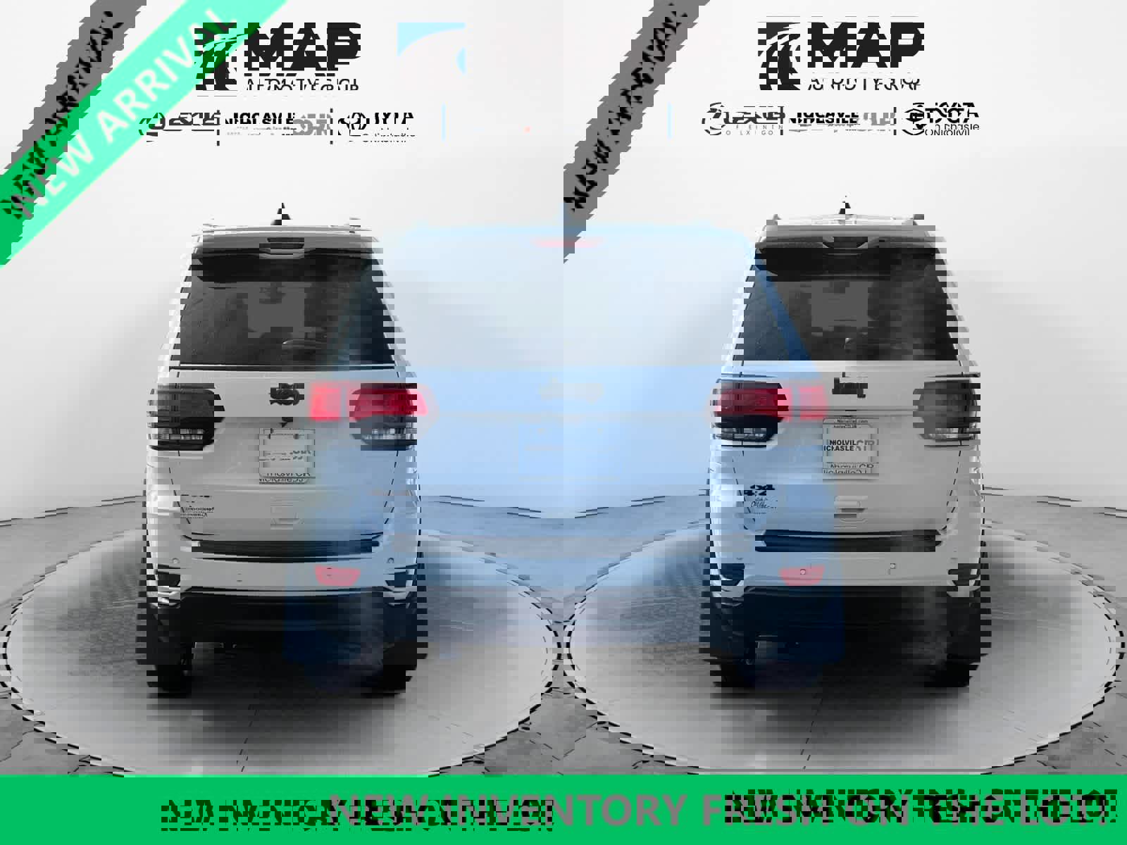 Used 2018 Jeep Grand Cherokee Laredo image 4