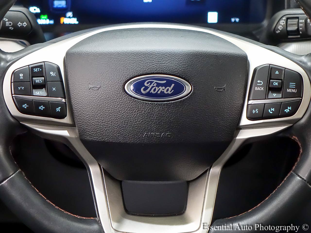Used 2025 Ford Explorer Active AWD/4WD image 19