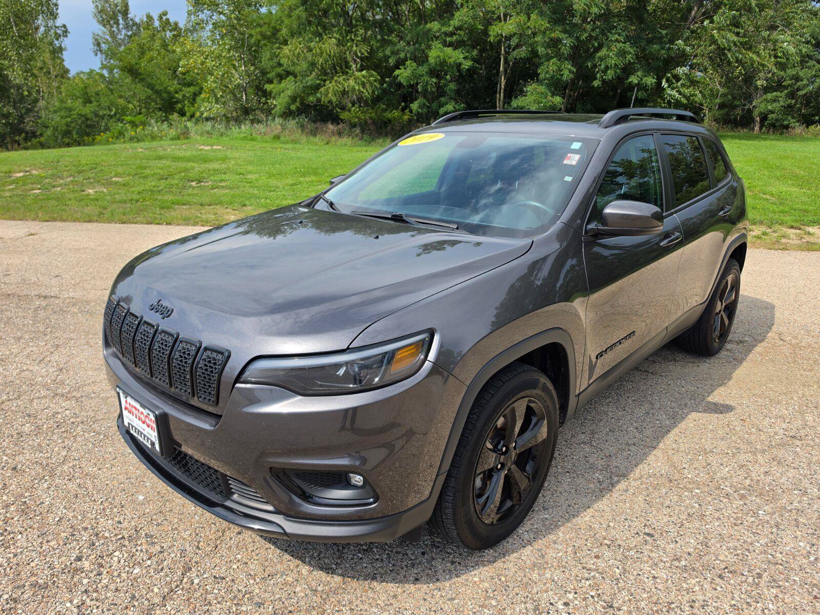 Used 2019 Jeep Cherokee Latitude Plus AWD/4WD image 3