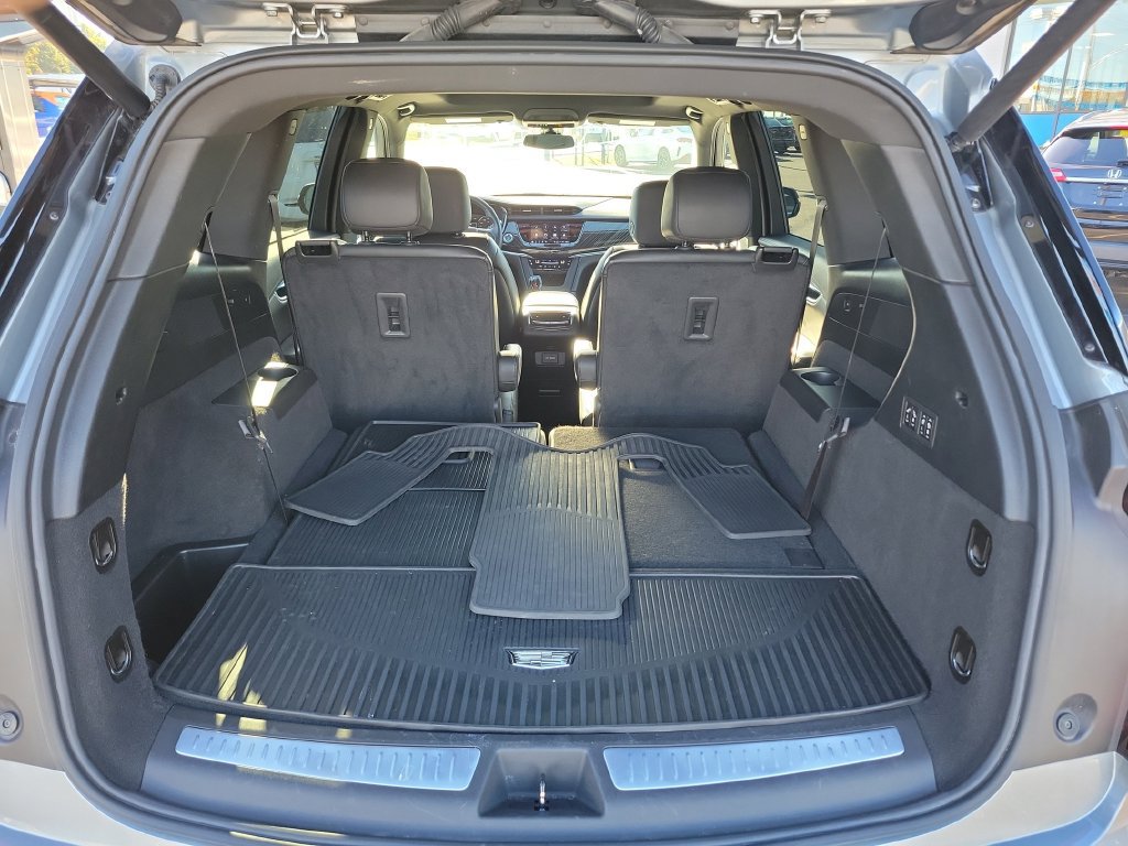 Used 2024 Cadillac XT6 Premium Luxury AWD/4WD image 13