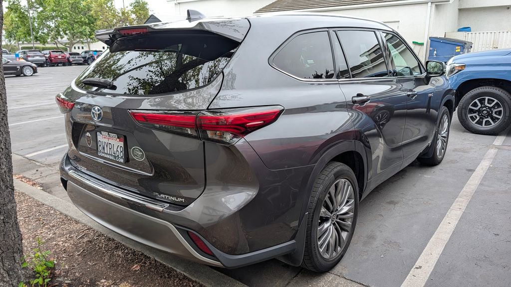 Used 2021 Toyota Highlander Platinum AWD/4WD image 4