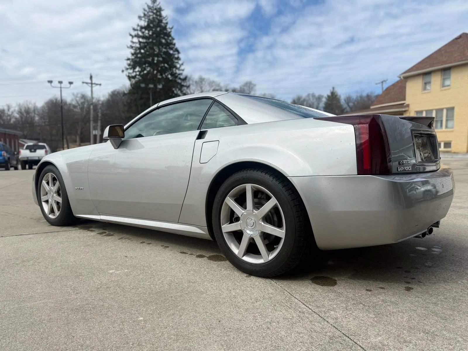 Used 2004 Cadillac XLR image 3