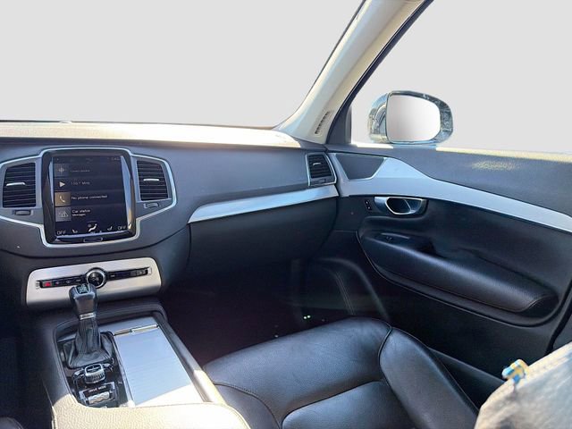 Used 2017 Volvo XC90 T6 Momentum w/ Vision Package image 23