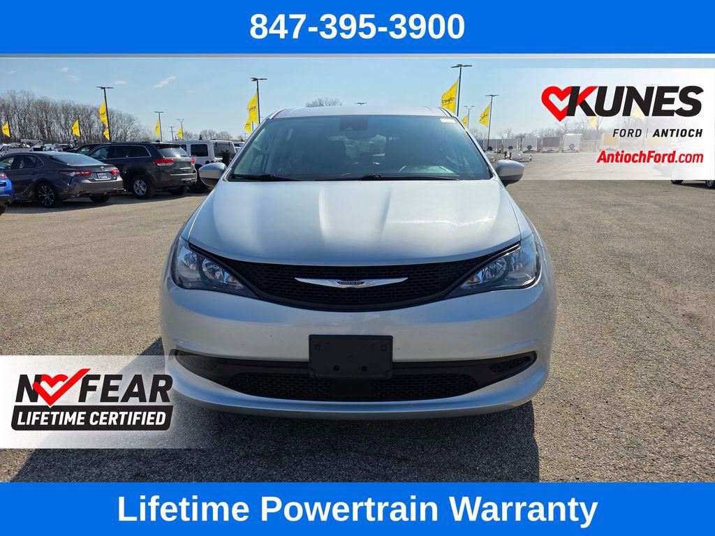 Used 2023 Chrysler Voyager LX video 2