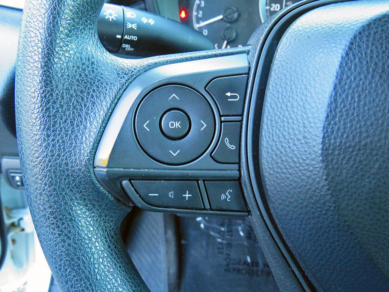 Used 2020 Toyota Corolla LE FWD image 21