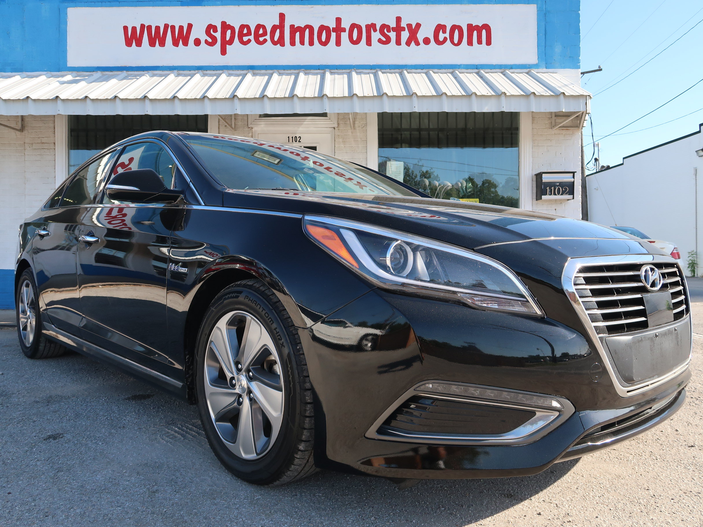 Used 2016 Hyundai Sonata Limited w/ Option Group 02 FWD image 6