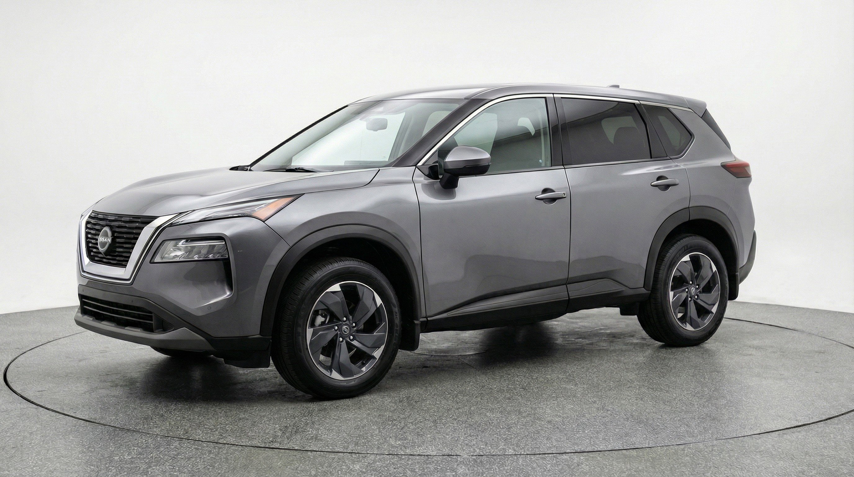 Used 2025 Nissan Rogue SV image 3