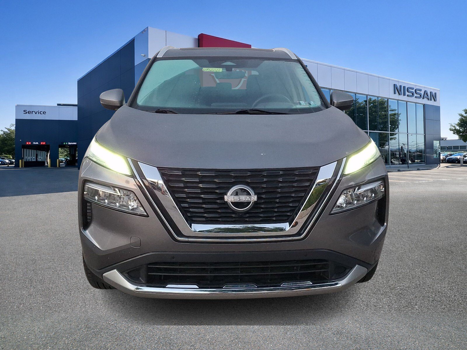 Certified 2023 Nissan Rogue Platinum w/ Platinum Premium Package AWD/4WD image 2