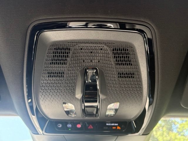 Used 2025 Cadillac Lyriq Luxury w/ LPO, Floor Liner Package AWD/4WD image 26