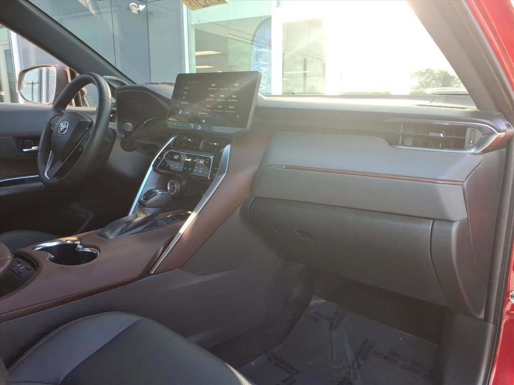 Used 2023 Toyota Venza Limited image 14