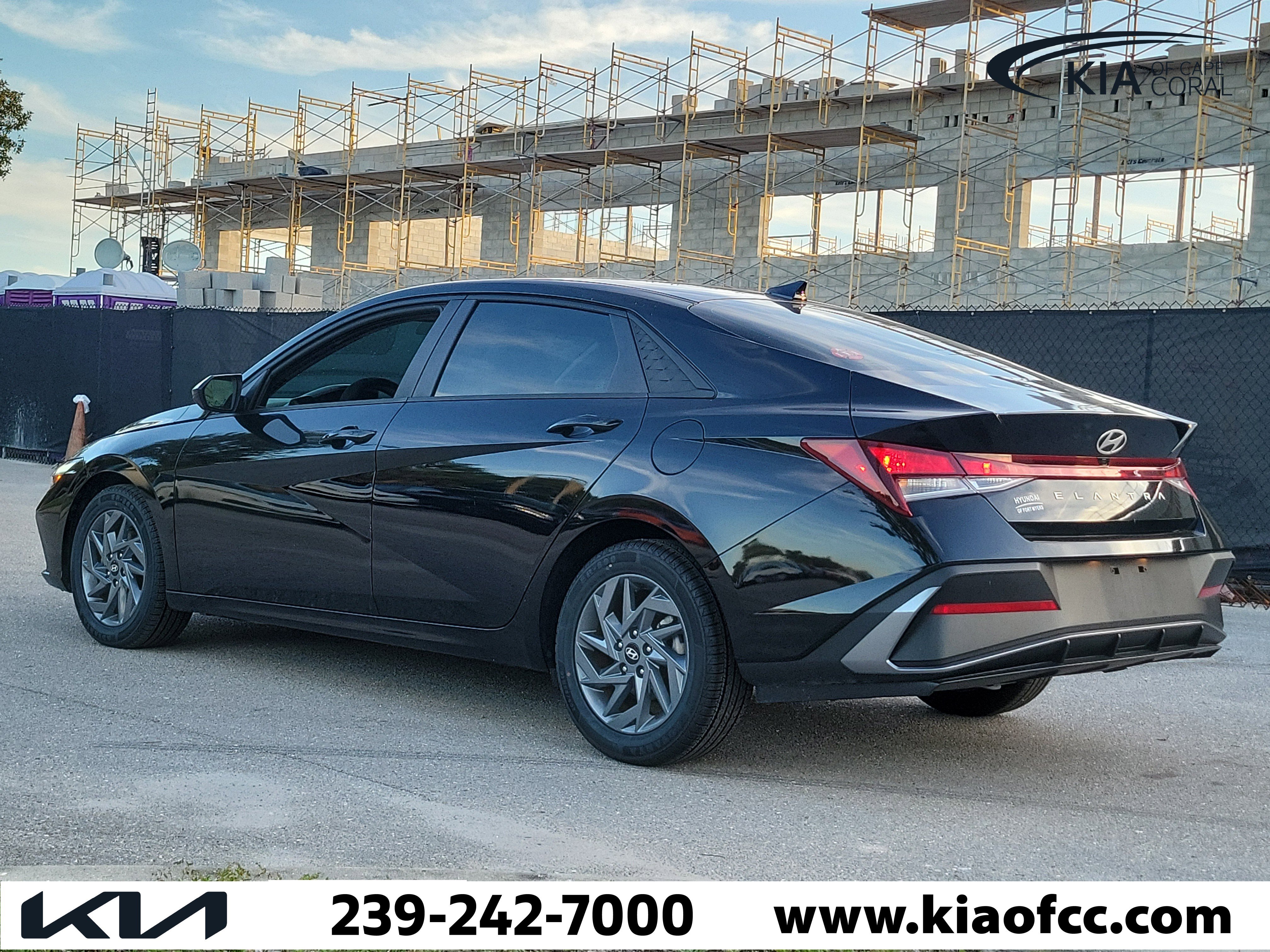Used 2024 Hyundai Elantra SEL image 5