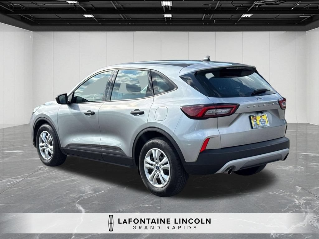 Used 2023 Ford Escape FWD image 3