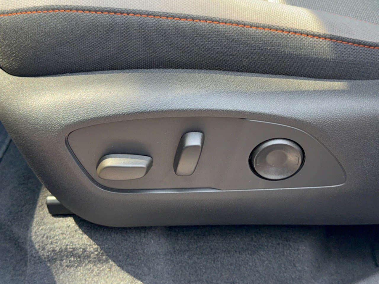 New 2027 Chevrolet Traverse LT FWD image 16