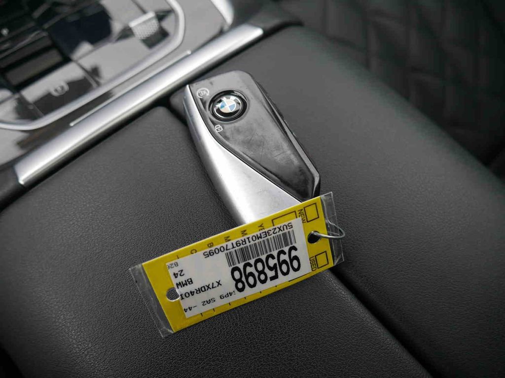 Used 2024 BMW X7 xDrive40i image 34