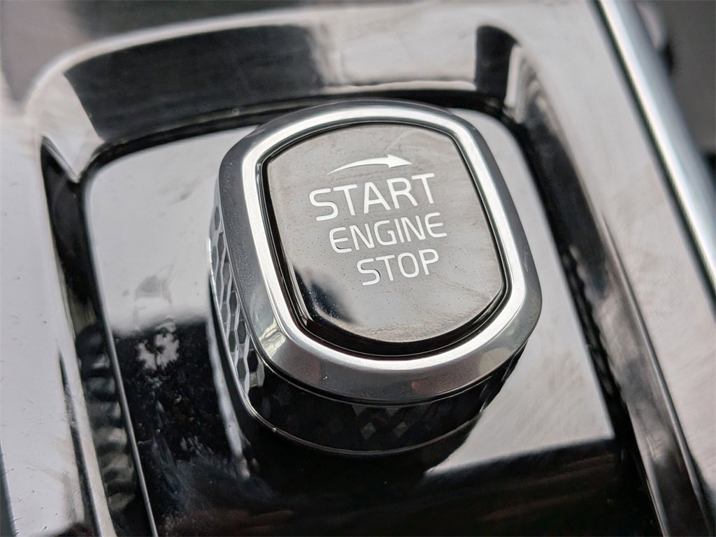 New 2026 Volvo XC60 B5 Plus w/ Protection Package Premier image 31