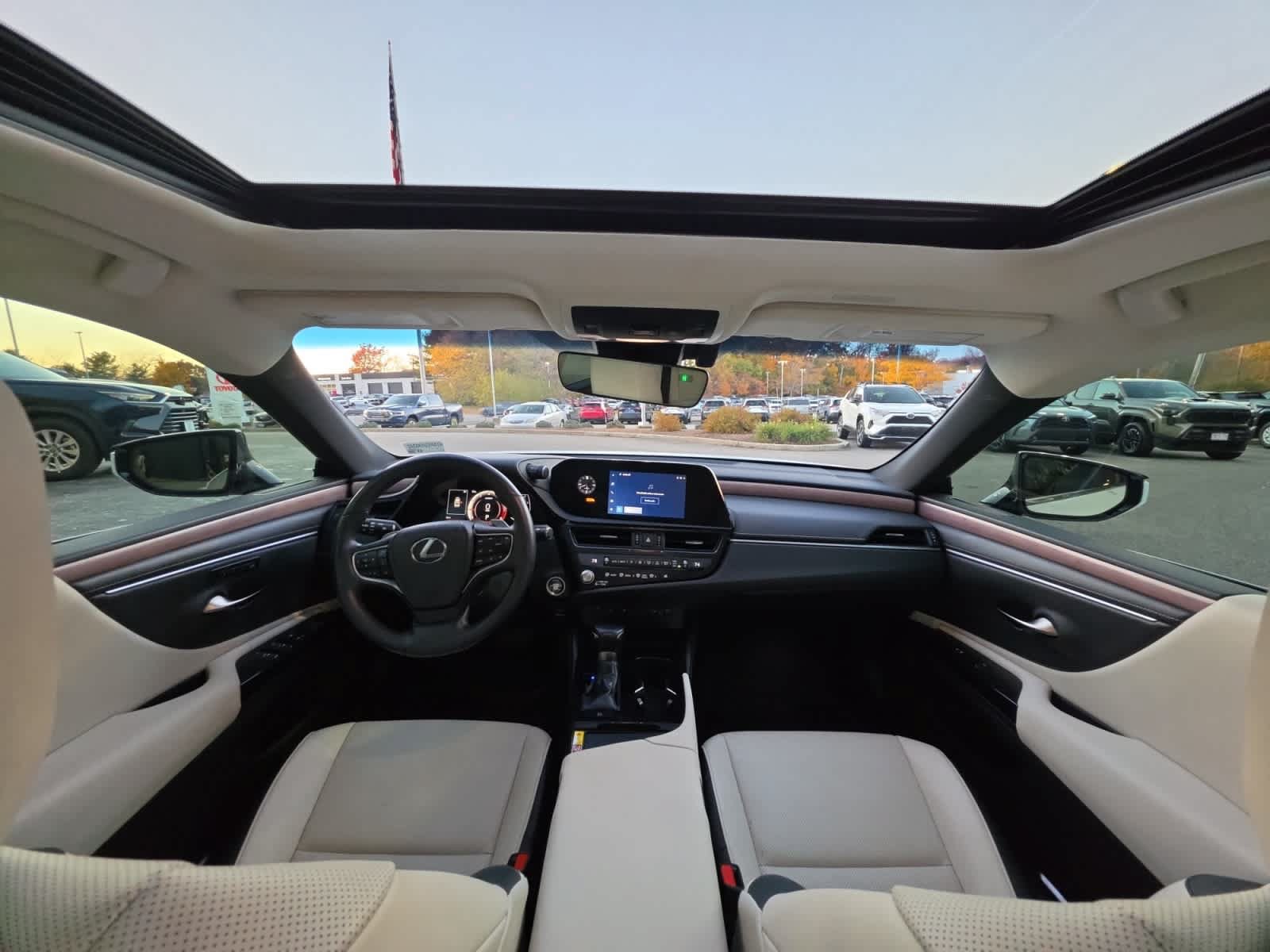Used 2025 Lexus ES 350 w/ Premium Package FWD image 25