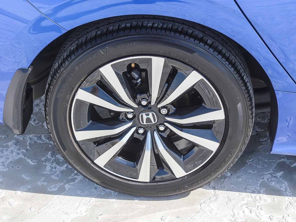 Certified 2022 Honda Civic EX image 9