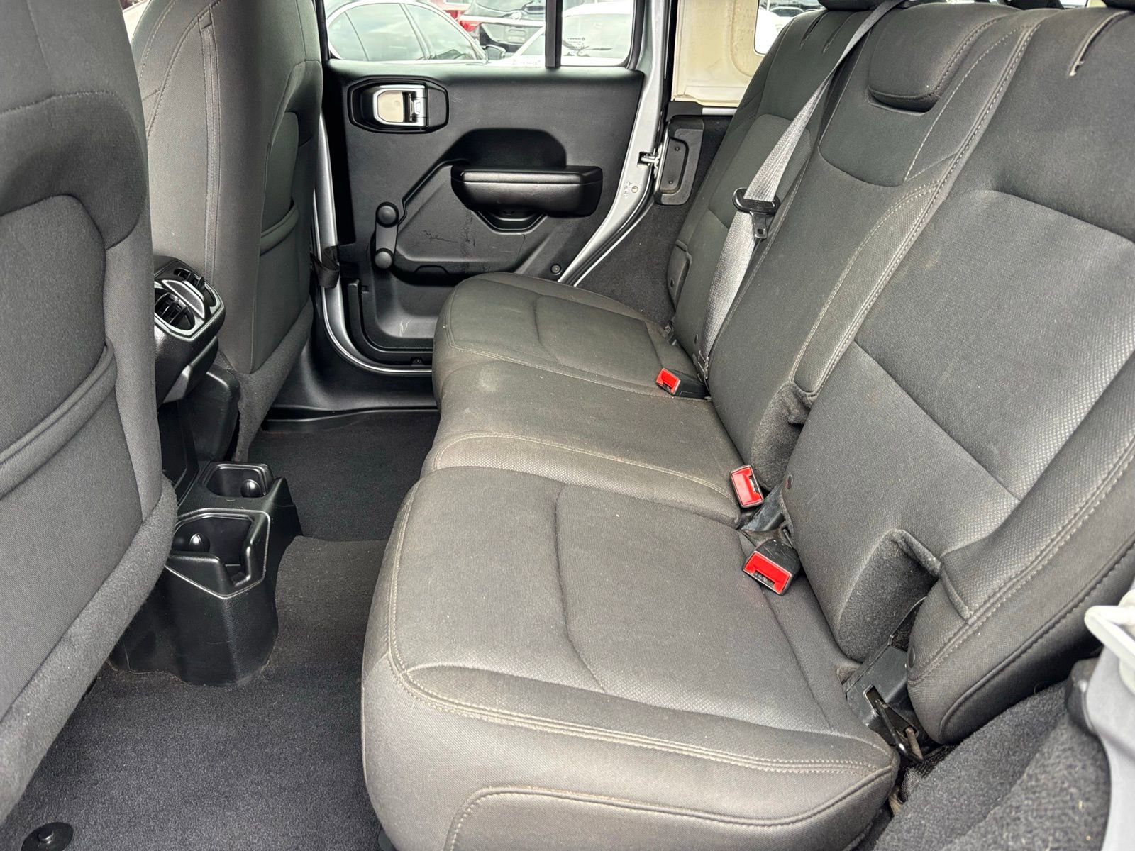 Used 2018 Jeep Wrangler Unlimited Sport image 19