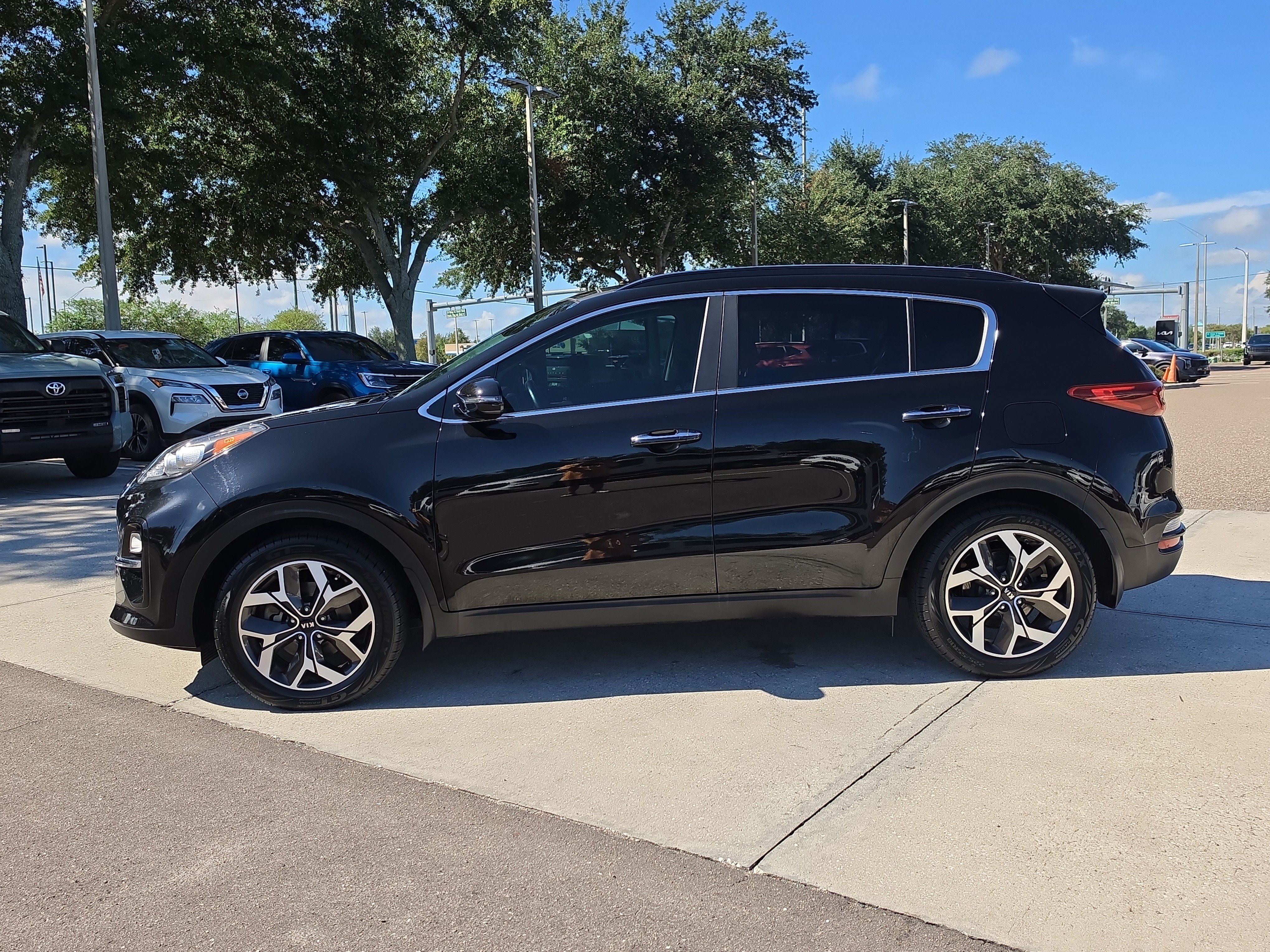 Certified 2022 Kia Sportage EX FWD image 5