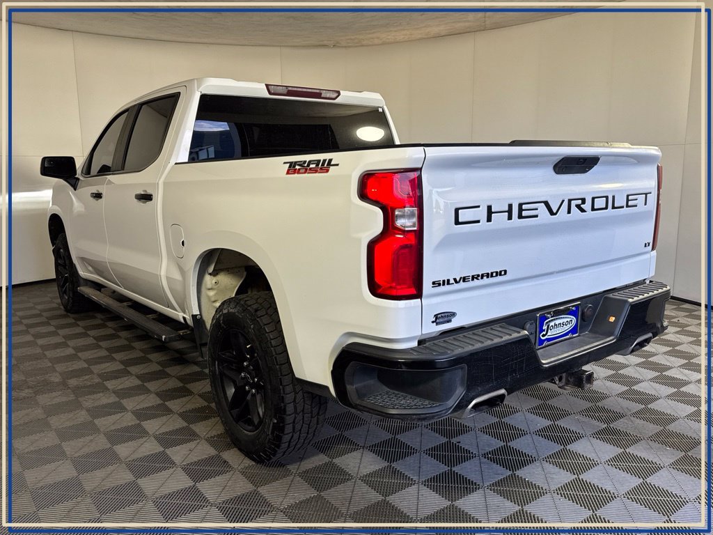Used 2021 Chevrolet Silverado 1500 LT Trail Boss w/ LPO, Dark Essentials Package AWD/4WD image 11
