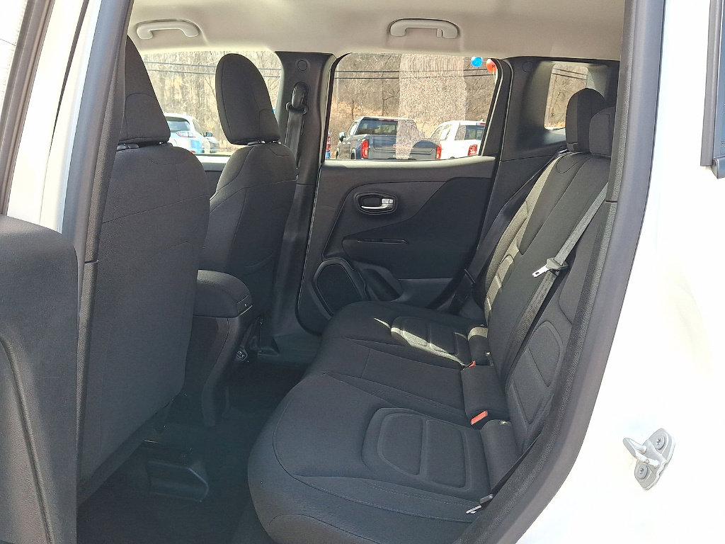 Certified 2021 Jeep Renegade Latitude image 19