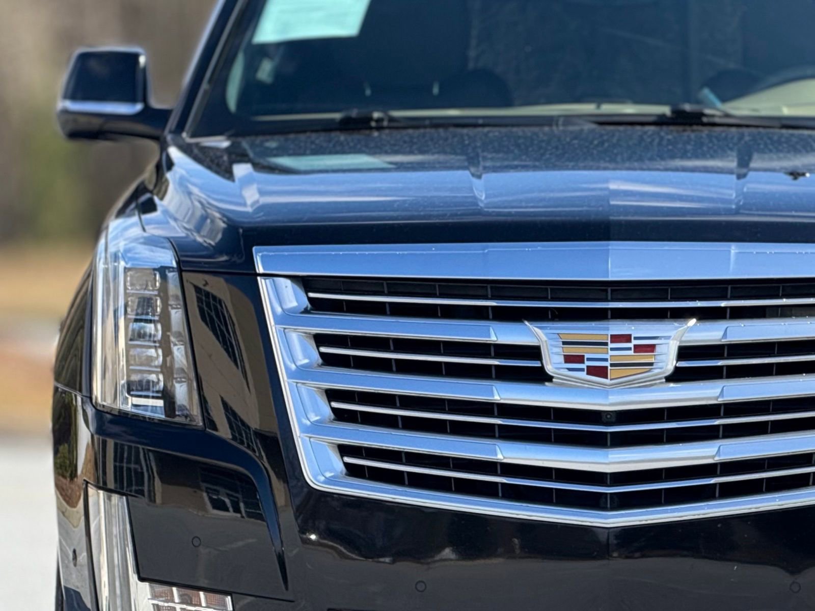 Used 2019 Cadillac Escalade Platinum image 13