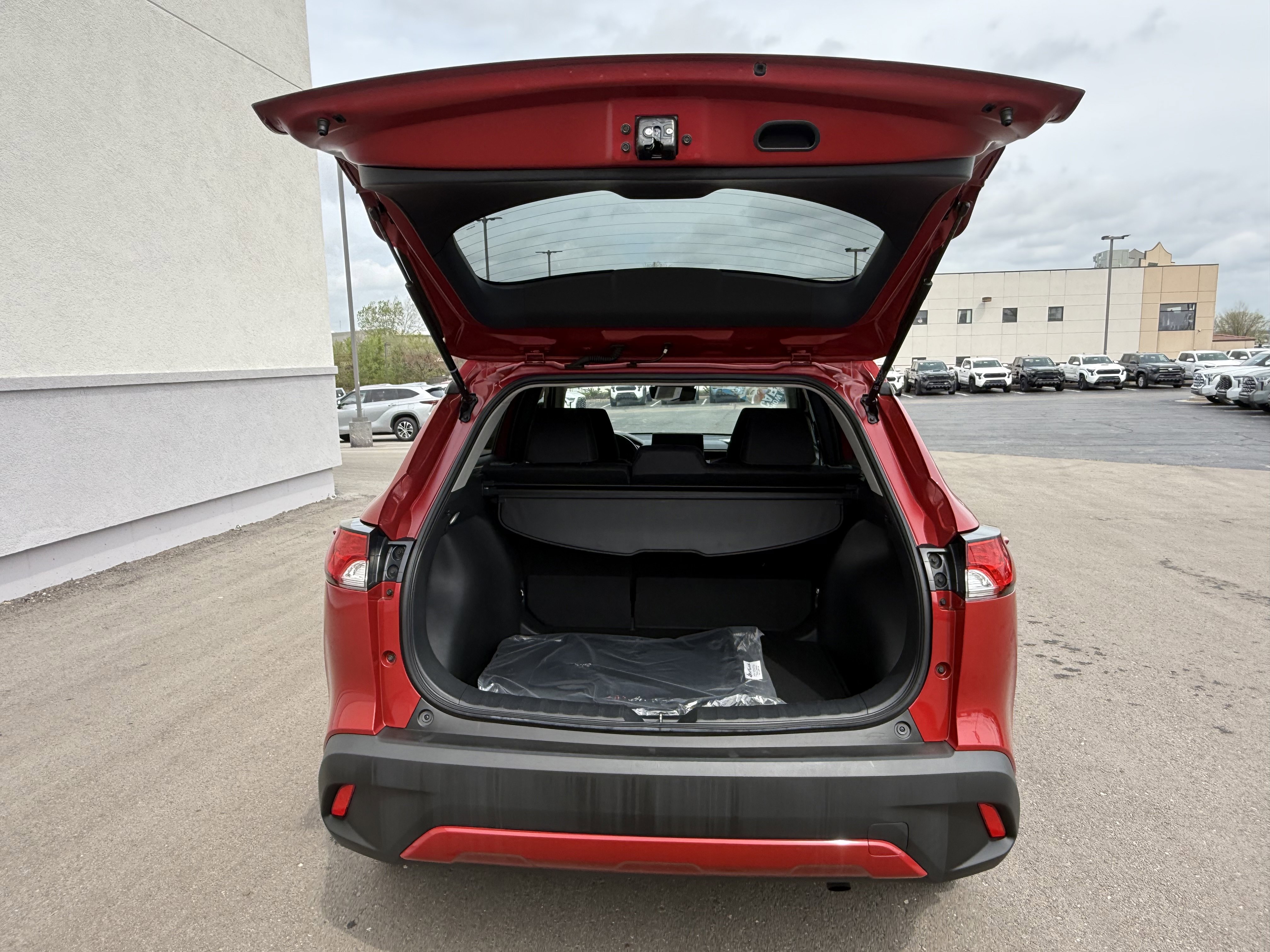 Certified 2024 Toyota Corolla Cross LE w/ Moonroof Package FWD image 11