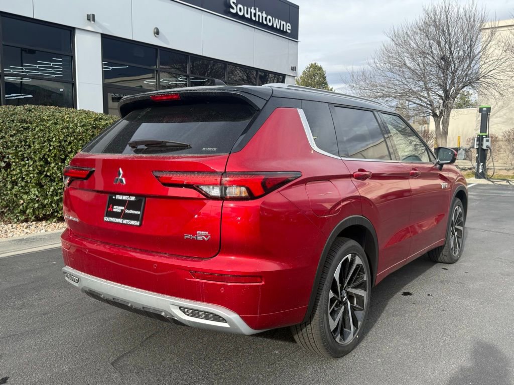 Used 2025 Mitsubishi Outlander 4WD Plug-In Hybrid image 8